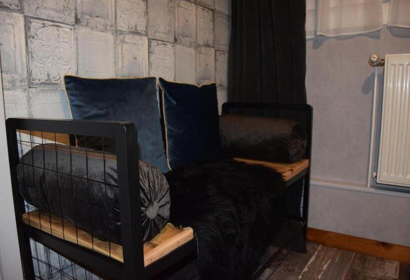 חדר משפחתי, Les Portes Du Hable