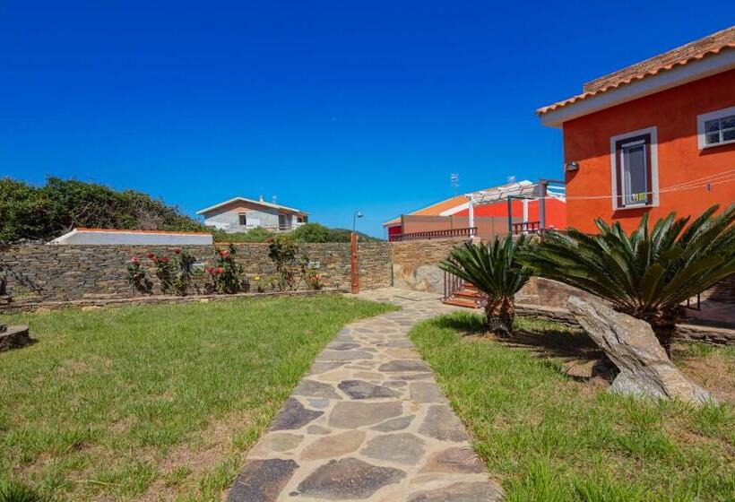 Студио Стандарт Вид на Сад, Roccabianca Rooms & Studios