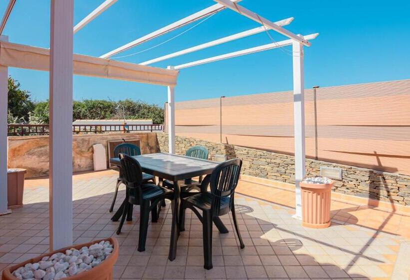 Студио Стандарт Вид на Сад, Roccabianca Rooms & Studios