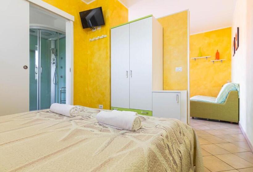 Студио Стандарт Вид на Сад, Roccabianca Rooms & Studios