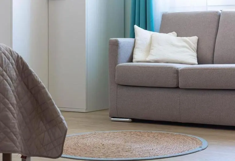استودیوی لوکس, Roccabianca Rooms & Studios