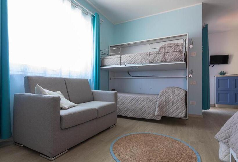 デラックススタジオ, Roccabianca Rooms & Studios