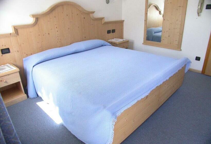 חדר סטנדרט עם מרפסת, Garnì Aurora Bed And Breakfast