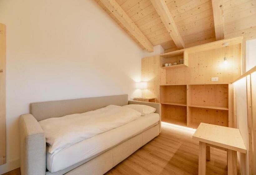 חדר קומפורט לשלושה, Garnì Aurora Bed And Breakfast