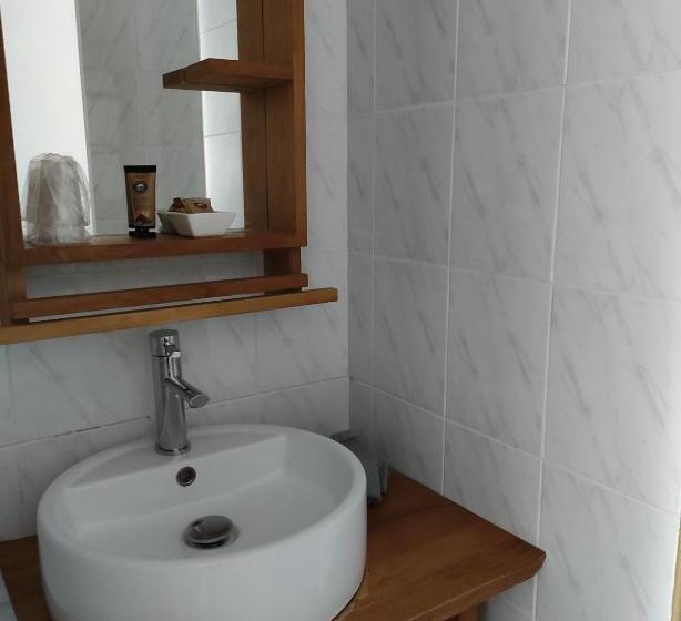 اتاق اکونومی, Abrivado