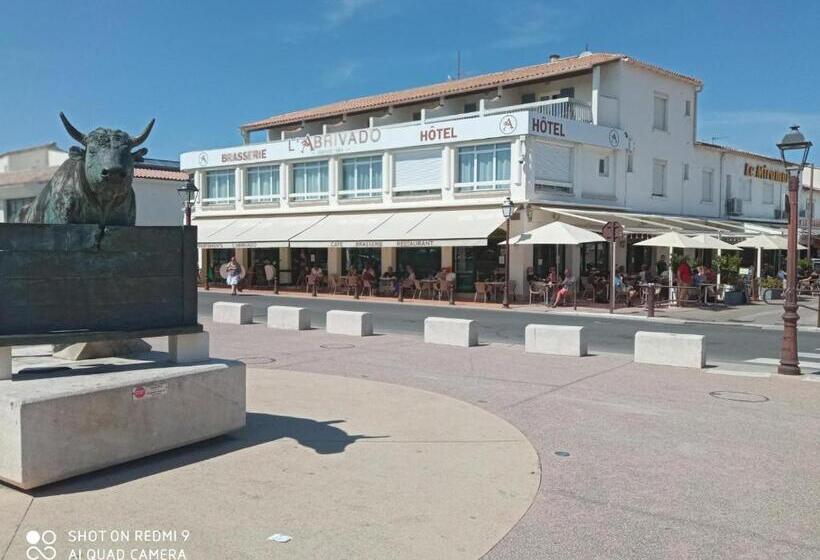 اتاق استاندارد سه نفره, Abrivado