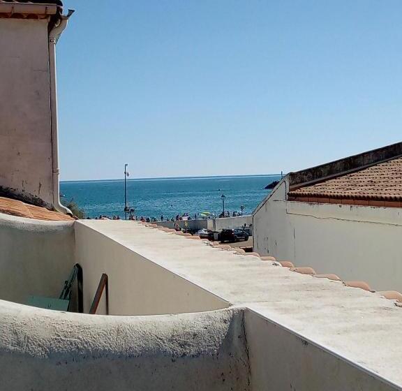 آپارتمان 1 خوابه با بالکن, Abrivado