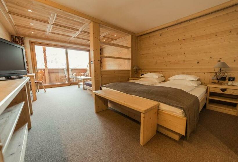 수피리어 룸, Arnaria