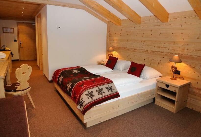 수피리어 룸, Arnaria