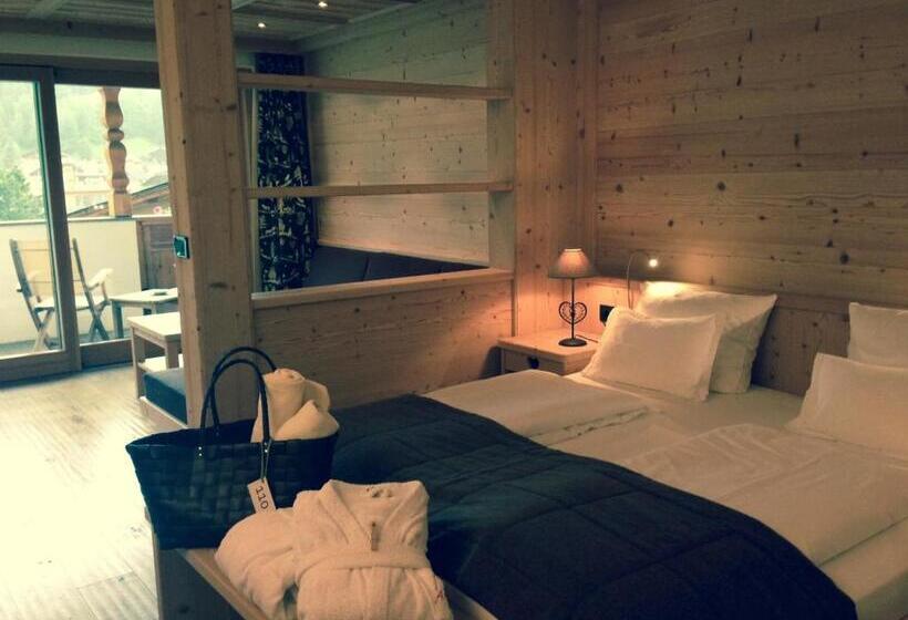 수피리어 룸, Arnaria