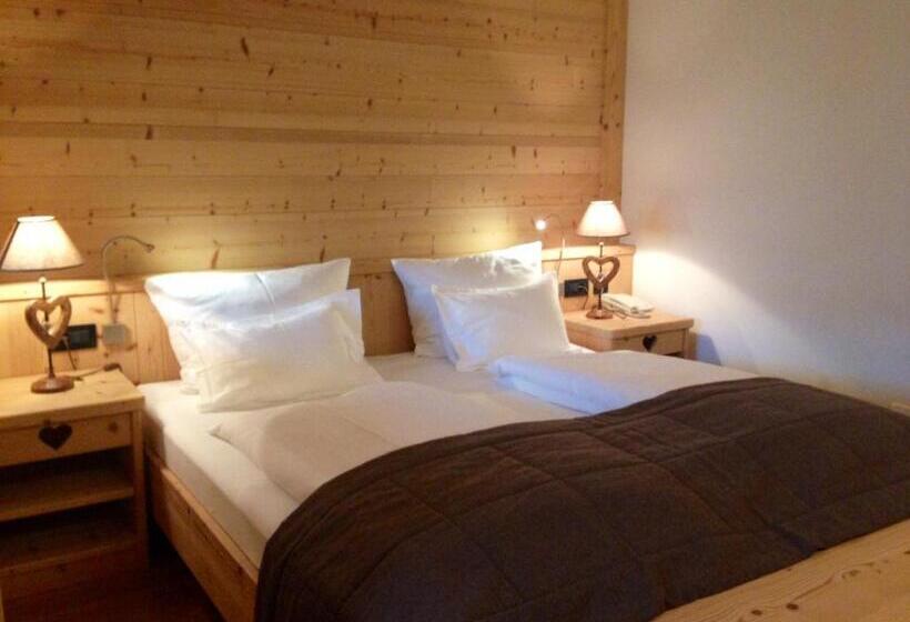 수피리어 룸, Arnaria