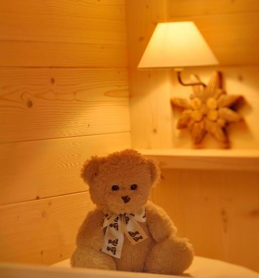 수피리어 룸, Arnaria