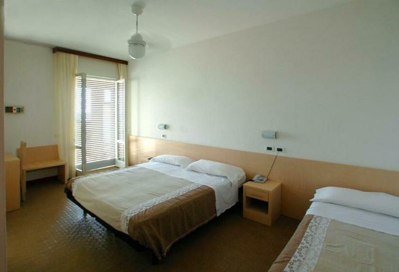 חדר סטנדרט לשלושה, Dolores