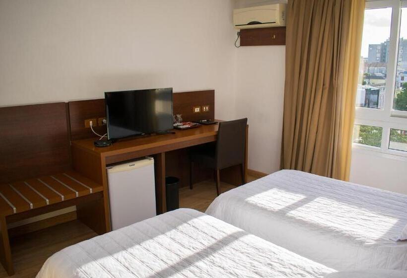 豪华房间, Jacques Georges Tower