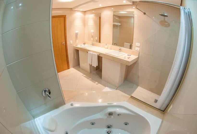 자쿠지 스위트, Jacques Georges Tower