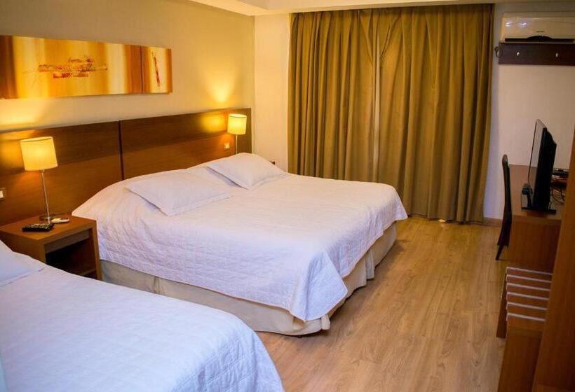 豪华三人间, Jacques Georges Tower