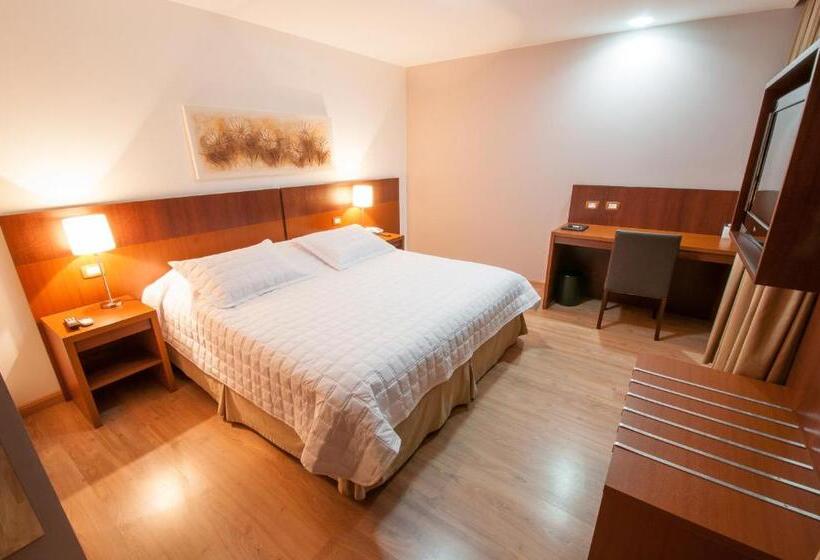 适合残疾人使用的标准间, Jacques Georges Tower