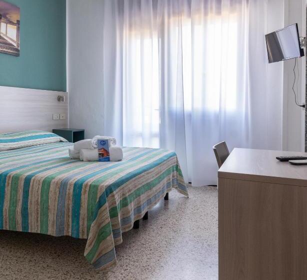 חדר סטנדרט עם מרפסת, Laura