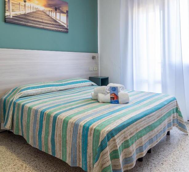 חדר סטנדרט עם מרפסת, Laura