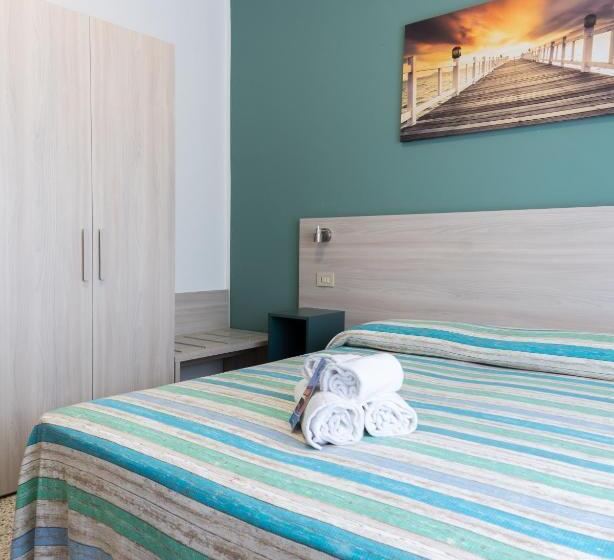 חדר סטנדרט עם מרפסת, Laura