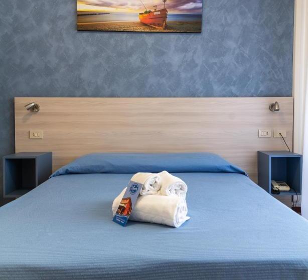 חדר סטנדרט עם מרפסת, Laura