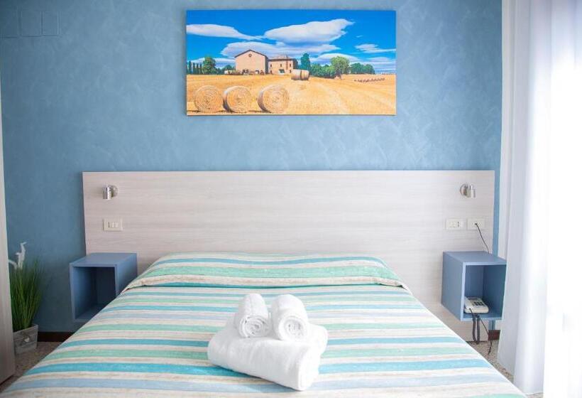 חדר סטנדרט, Laura