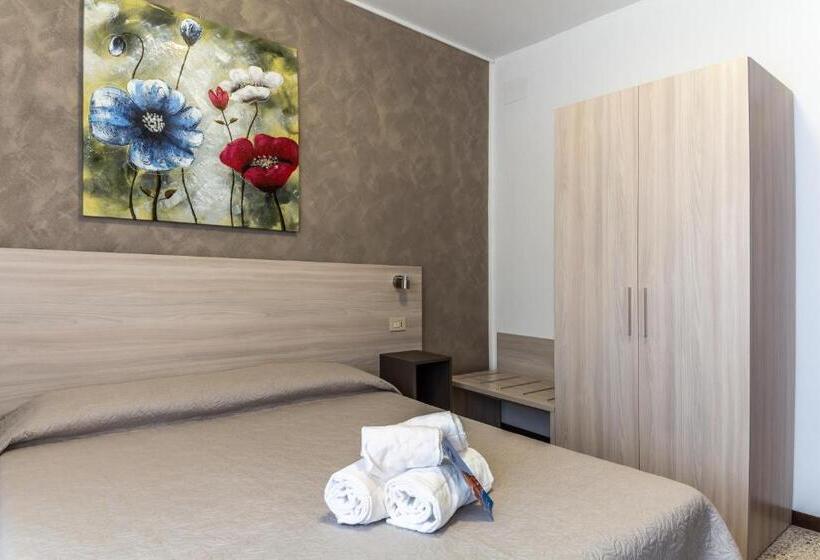 חדר סטנדרט, Laura