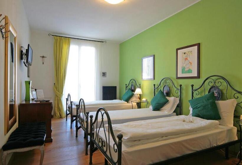 스탠다드 트리플 룸, Locanda Al Ponte De Fero