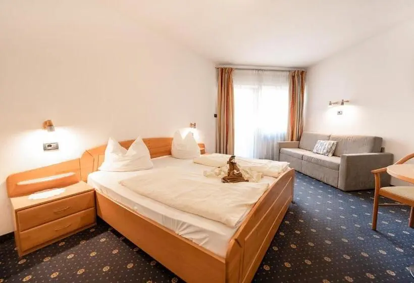 Standard Kolmen Hengen Huone, Rierhof