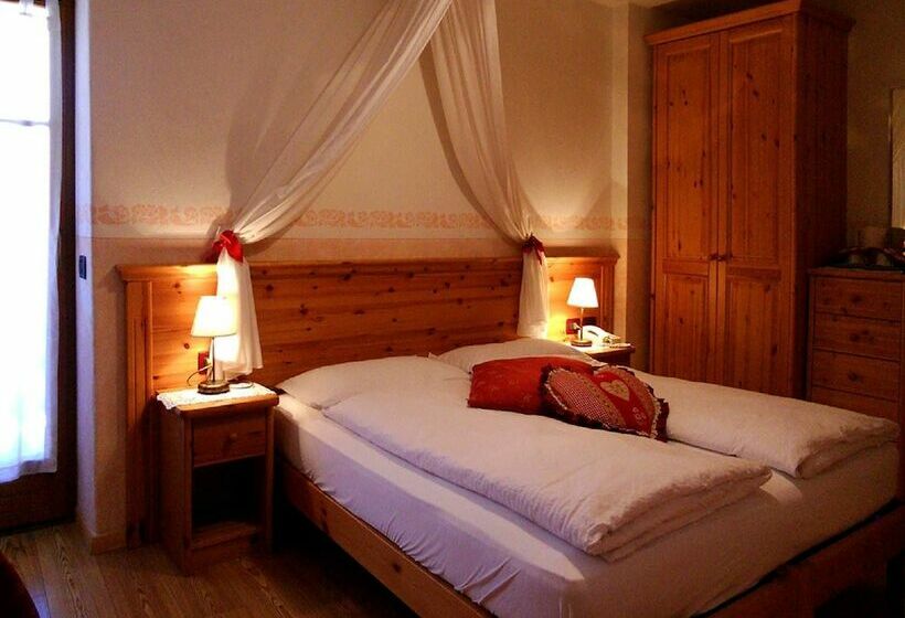 带景观的三人标准房间, Salvanel