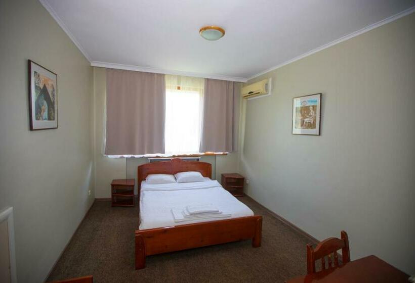 スタンダードルーム, Ustra