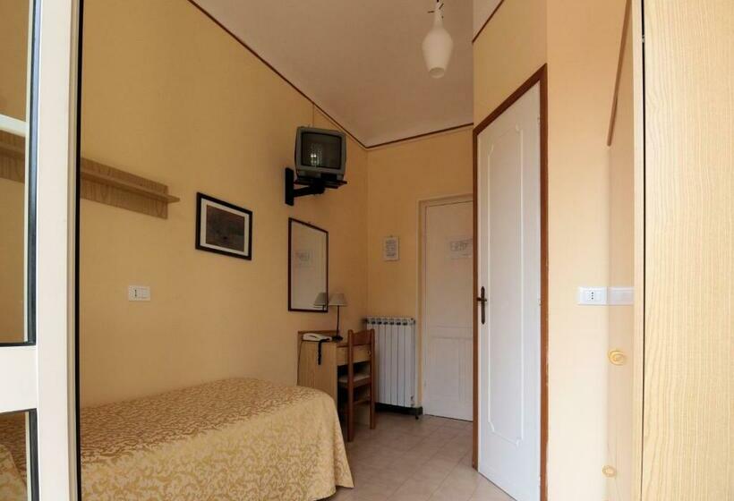 חדר סטנדרטי יחיד עם נוף לים, Villa Amelia