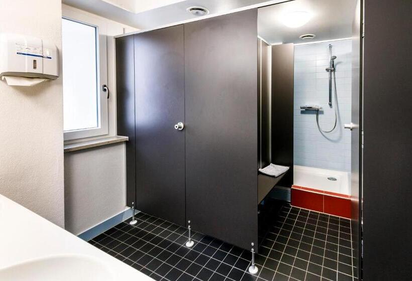 חדר קלאסי לארבעה, Jugendherberge Lenggries