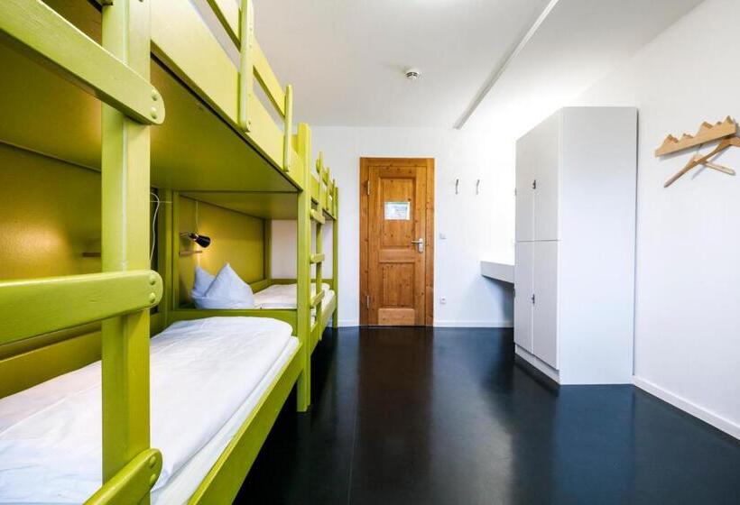 חדר קלאסי לארבעה, Jugendherberge Lenggries