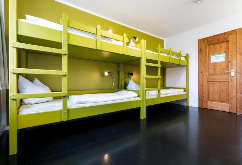 חדר קלאסי לארבעה, Jugendherberge Lenggries