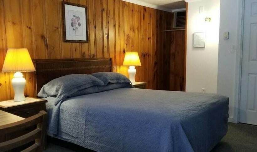 חדר סטנדרט שתי מיטות זוגיות, Tallwood Motel Wells