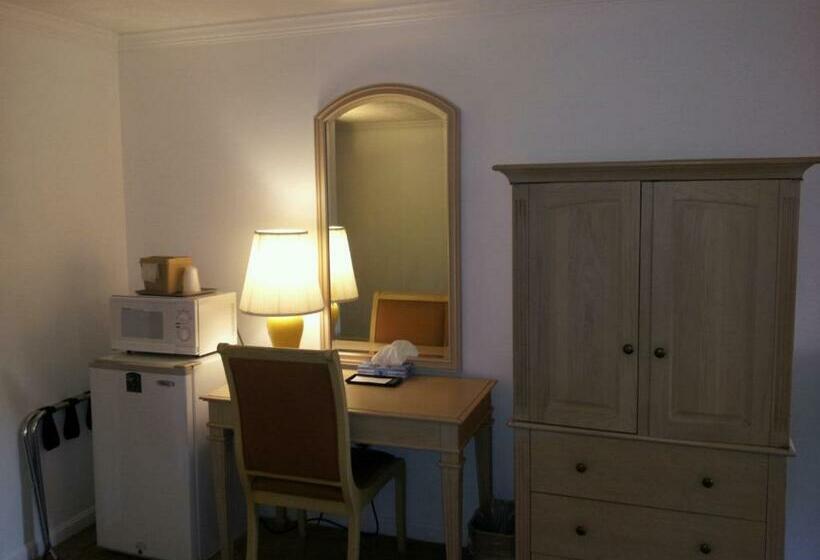 חדר סטנדרט, Tallwood Motel Wells