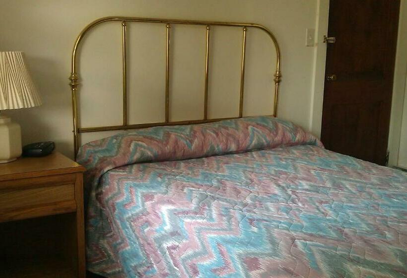 Номер Стандарт, Tallwood Motel Wells