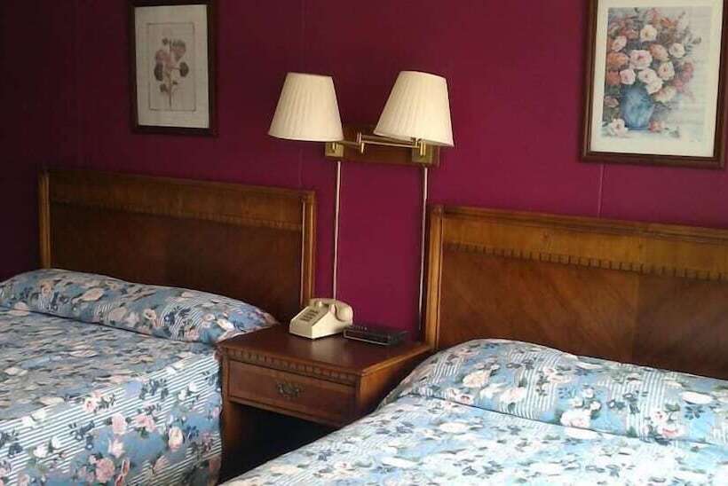 חדר סטנדרט שתי מיטות זוגיות, Tallwood Motel Wells