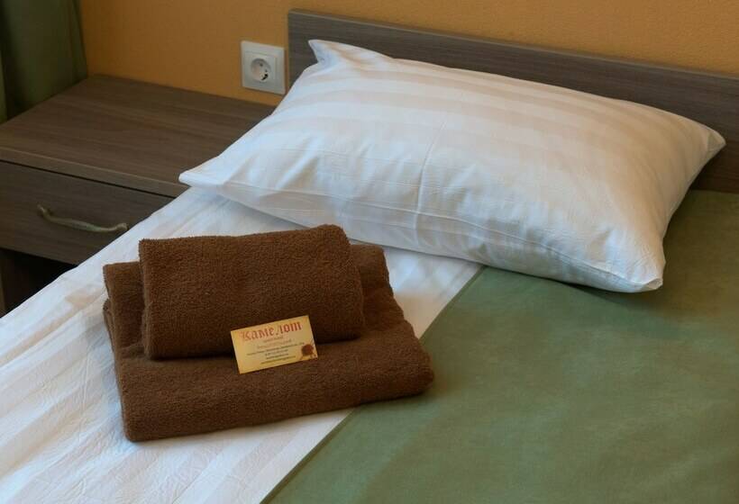 اتاق استاندارد یک نفره, Camelot