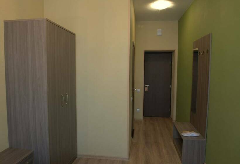 اتاق استاندارد یک نفره, Camelot