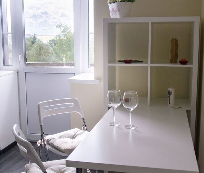 آپارتمان عادی 1 خوابه, Camelot