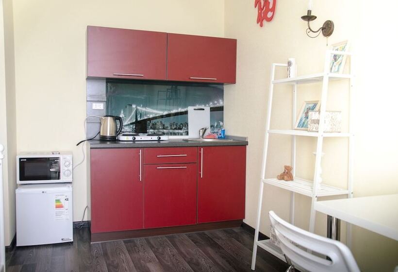 آپارتمان عادی 1 خوابه, Camelot