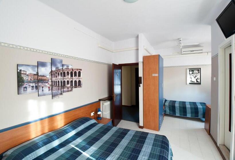 スタンダードトリプルルーム, Albergo Marsari