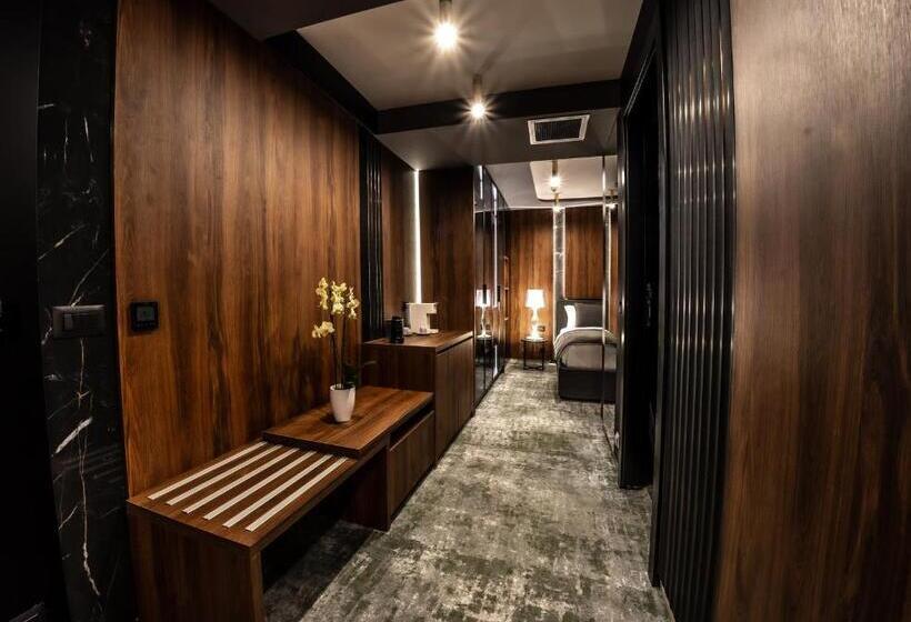 جناح إدارى, Apeiro City Avant Garde