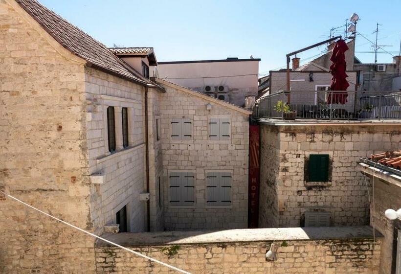 חדר דחוקס עם מיטת קינג, Gothic Palace Heritage