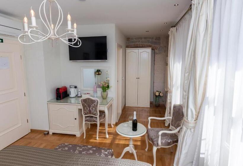 חדר דחוקס עם מיטת קינג, Gothic Palace Heritage