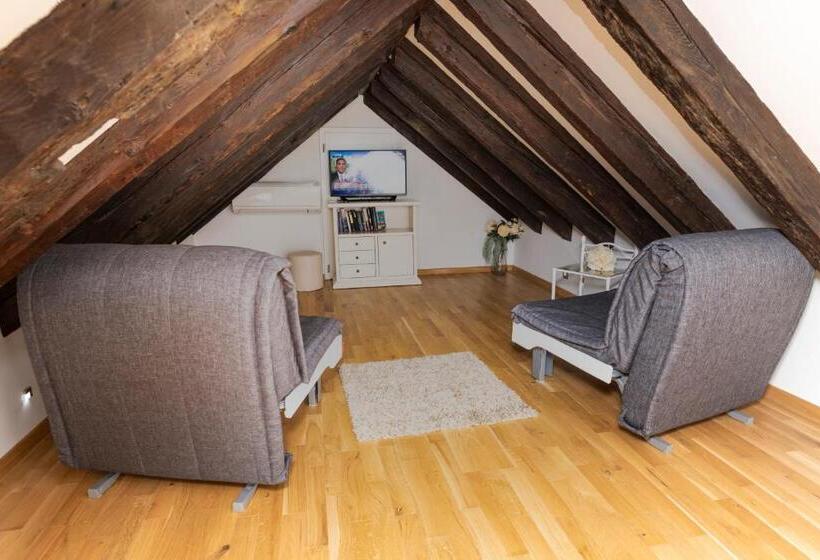 חדר משפחתי דלוקס, Gothic Palace Heritage