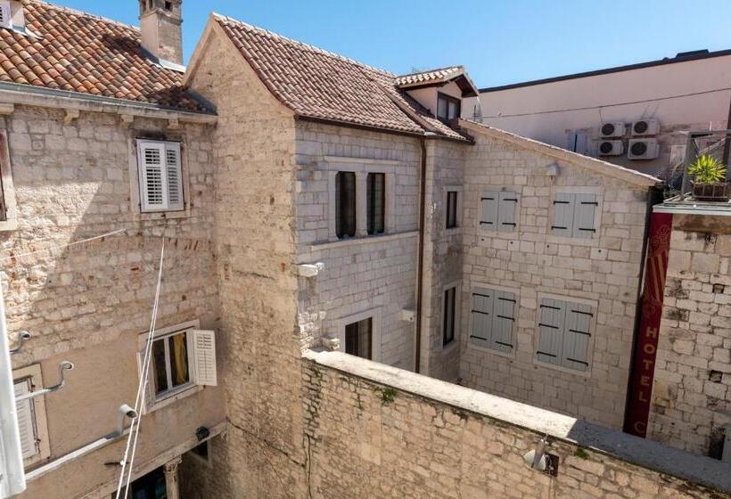 חדר סופריור עם מיטת קינג, Gothic Palace Heritage