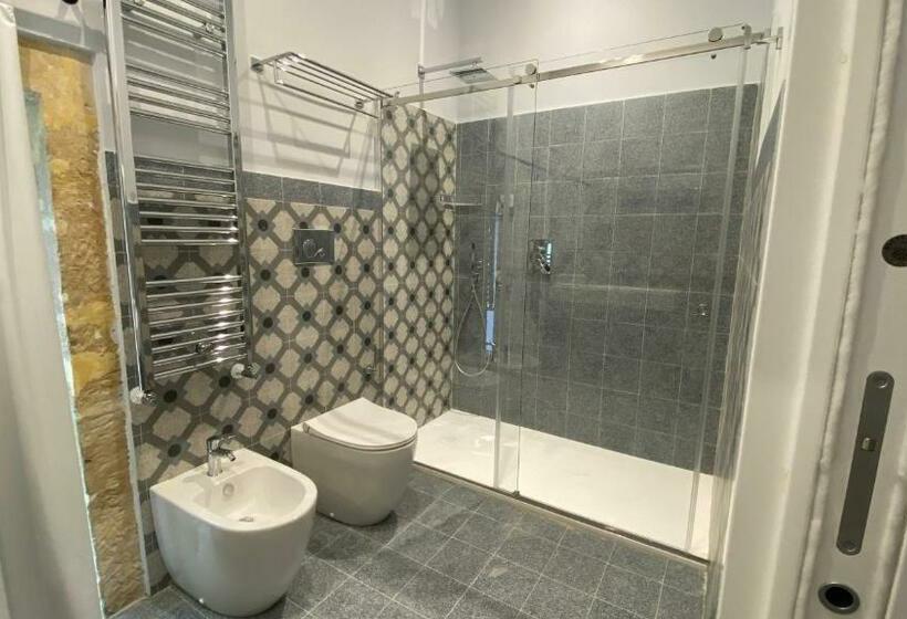 Номер Стандарт с Балконом, Lanterne Magiche Ortigia Suites